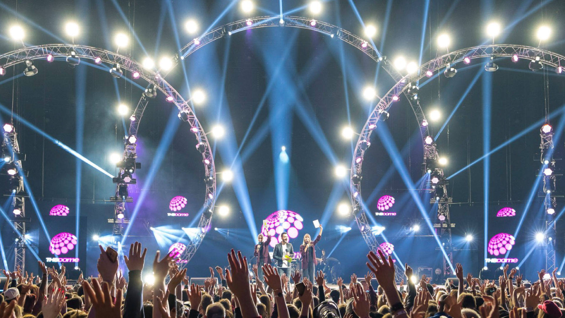 PRG was on board, supplying all the necessary trades with lighting, sound, stage, video and rigging on the last edition of the music show "THE DOME" after a break of 6 years!