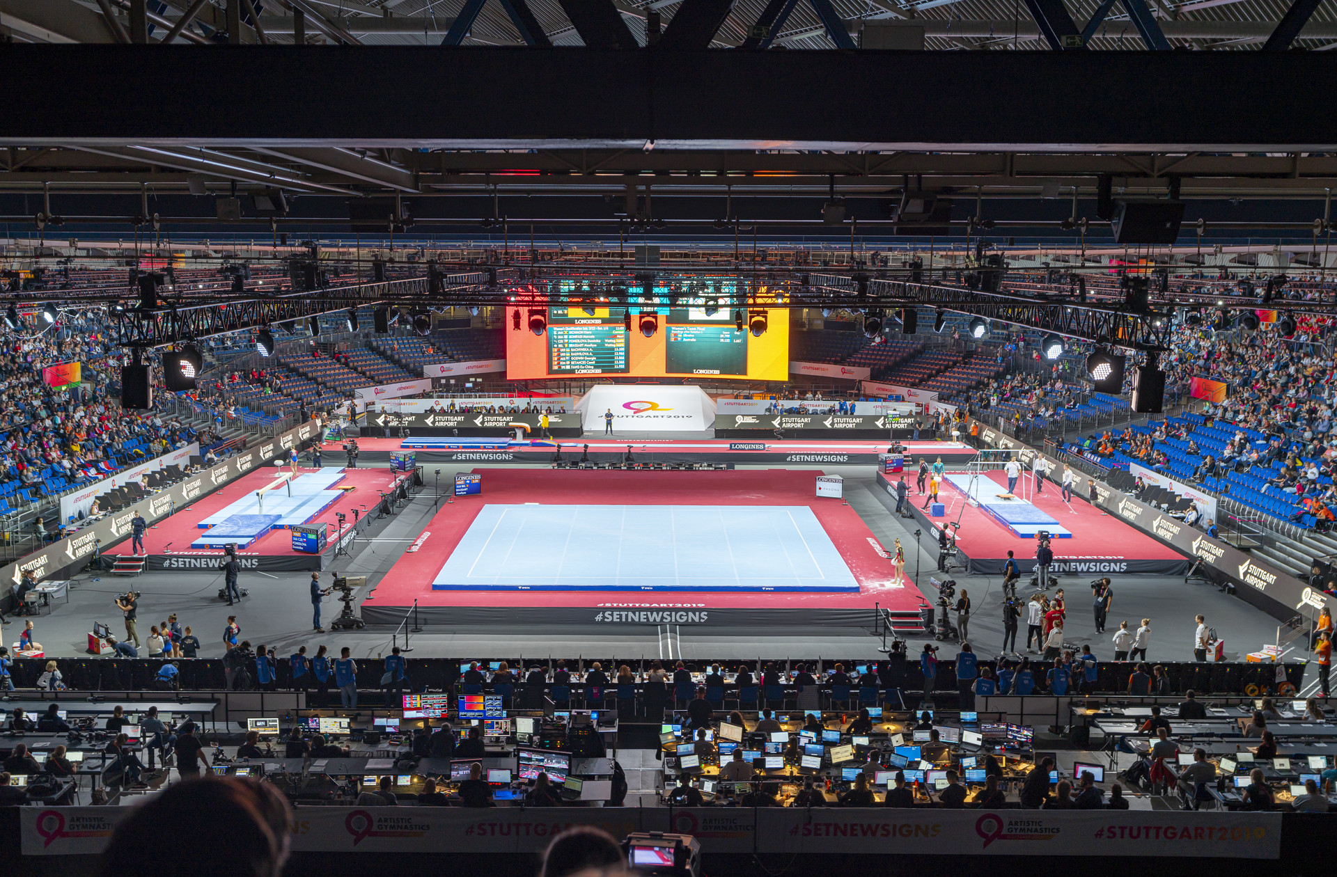 PRG estuvo presente con un equipo de 40 personas y se encargó de la tecnología de rigging, vídeo, iluminación y audio de los Campeonatos del Mundo de Gimnasia.