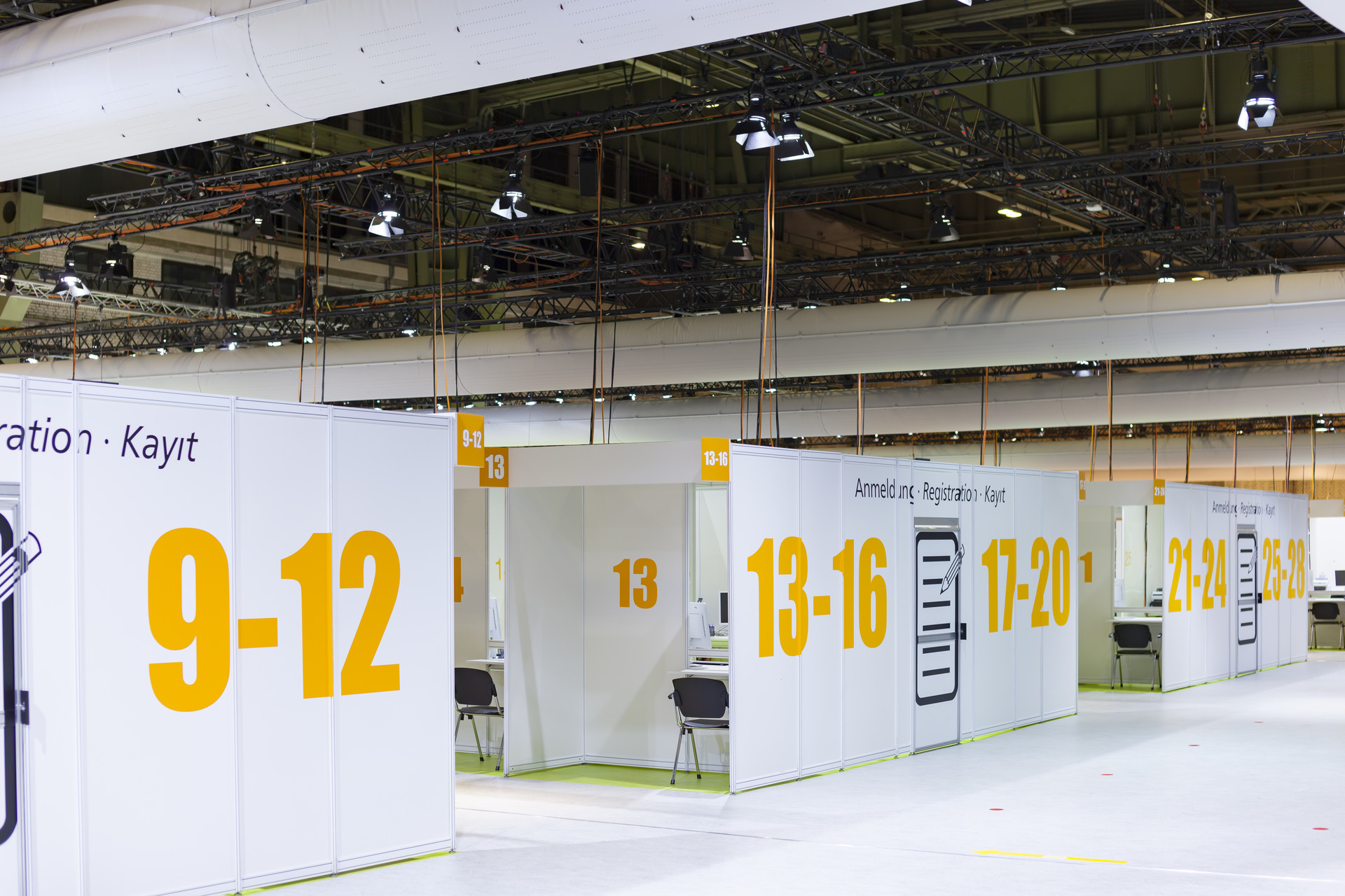 PRG has already proven its expertise and know-how for the smooth logistics and set-up of COVID-related major projects in a very short time, with the provision of the technical infrastructure for the temporary COVID- 19 treatment centre, in two halls on the Berlin exhibition grounds.