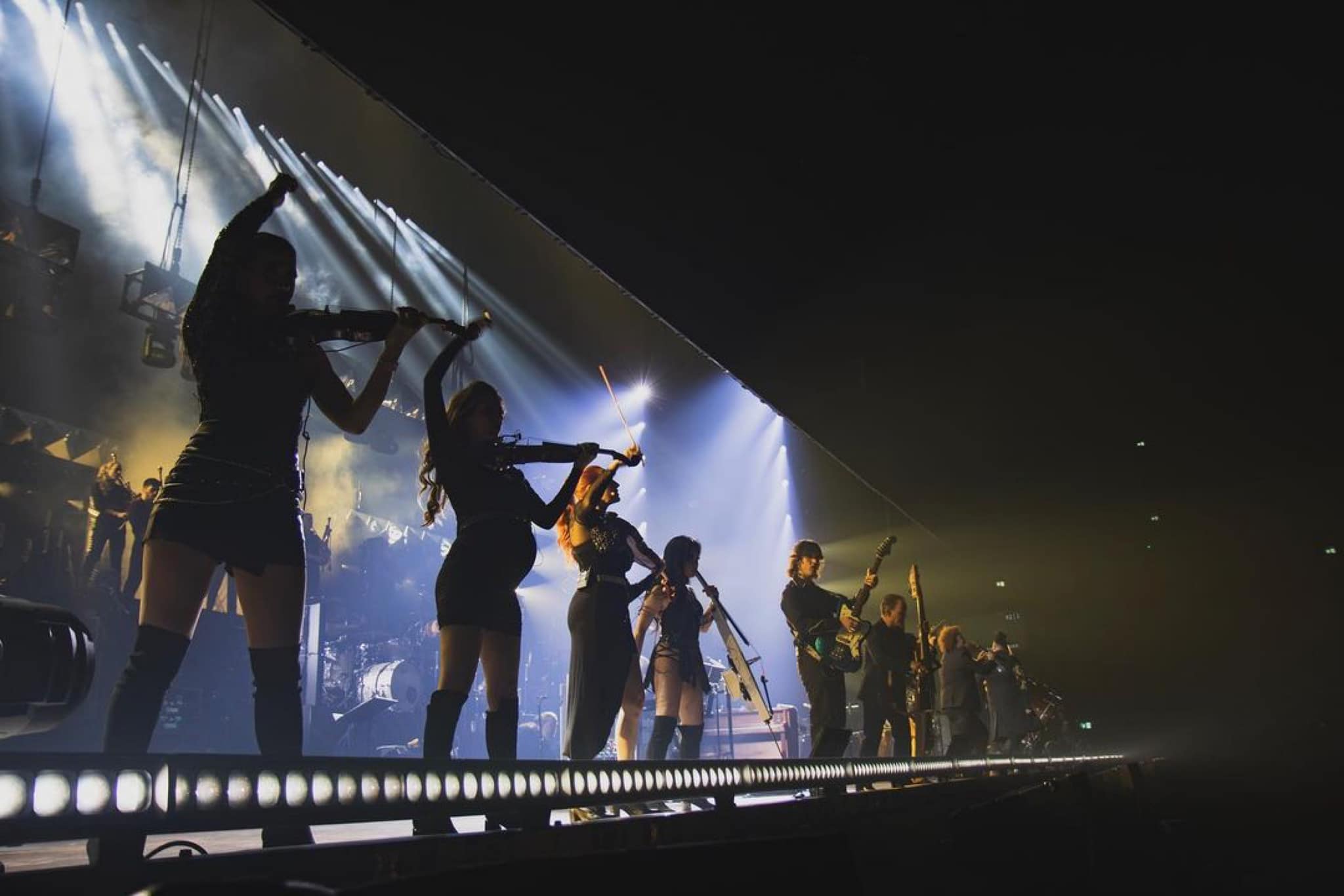 PRG delivered the show’s lighting, rigging and automation system for Hans Zimmer Live