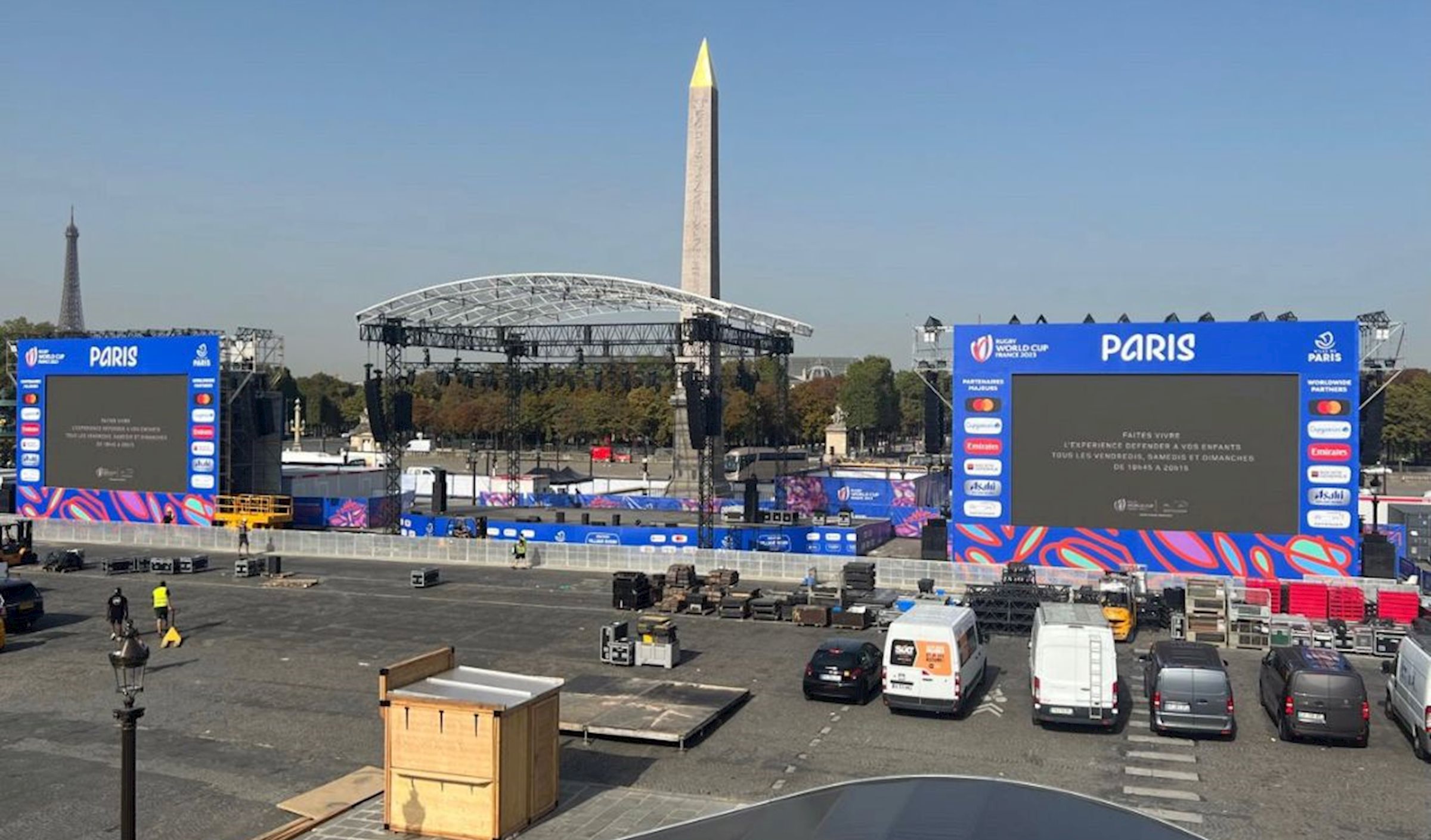  PRG France set up four LED screens in Place de la Concorde for the Rugby World Cup, showcasing various matches and expanding to six screens as the Fan Zone exceeded 39,000 attendees during events like France VS Namibia.