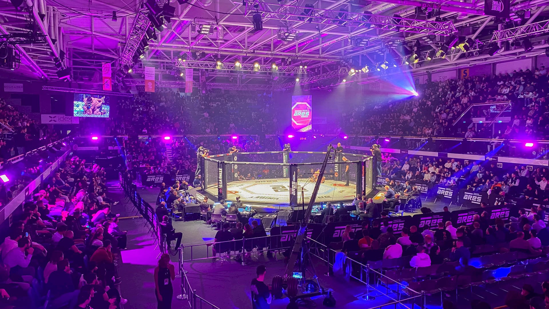 For ARES 18, PRG France installed the lighting, video, sound and intercom kits at the Marcel Cerdan stadium in Levallois
