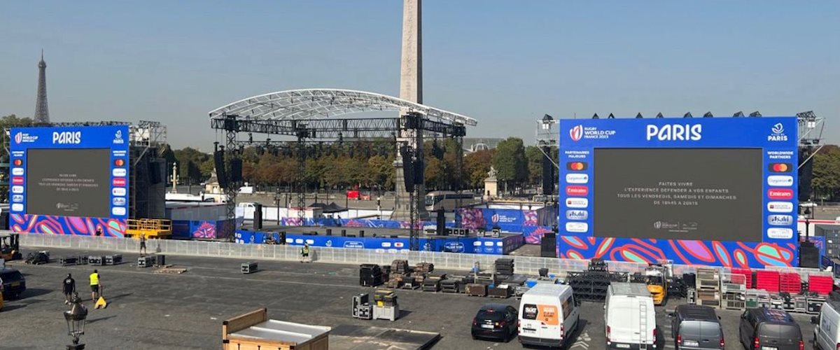  PRG France set up four LED screens in Place de la Concorde for the Rugby World Cup, showcasing various matches and expanding to six screens as the Fan Zone exceeded 39,000 attendees during events like France VS Namibia.